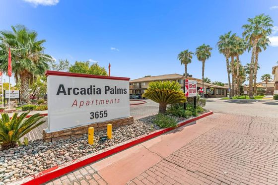 Arcadia Palms entrance