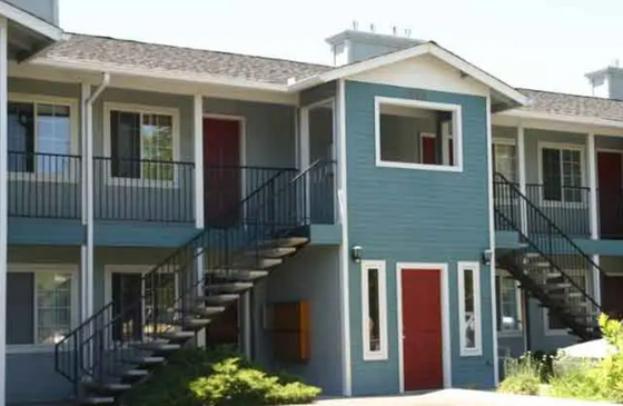 exterior of two story Colonial court apartments
