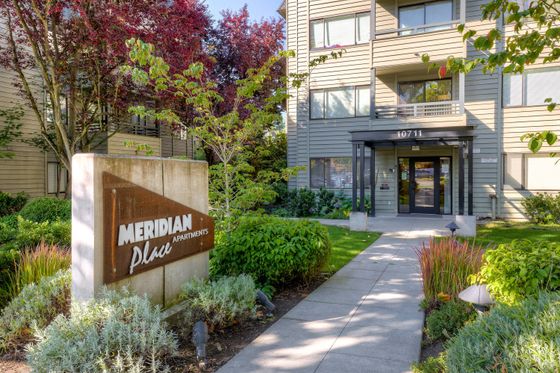 Outdoor view of apartment