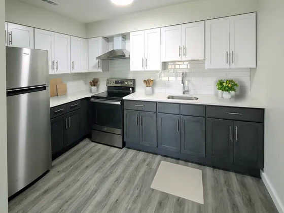 Edgewater Manor Apartments