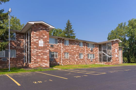 Farmington Court Apartments