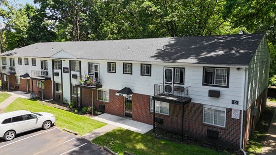 woodland manor apartment building
