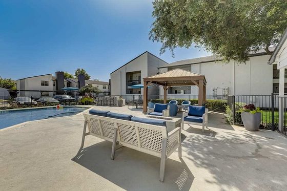 Rise Gateway Pool