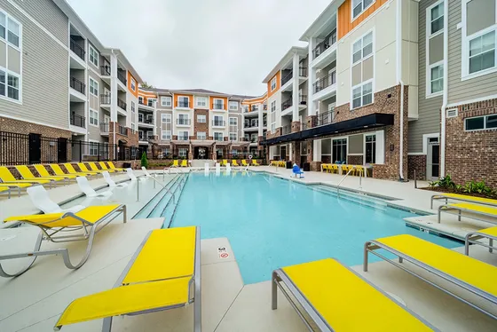 Eastern on 10th Exterior