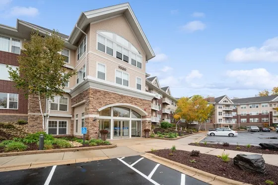 Arrive at Medicine Lake leasing office