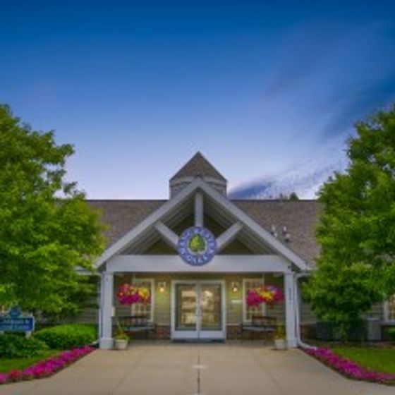 Manchester Oaks Apartments | Apartments in Franklin, WI