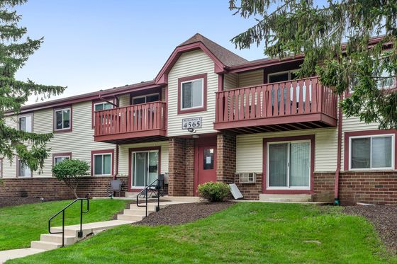Ridge View Apartments | Apartments in St. Francis, WI