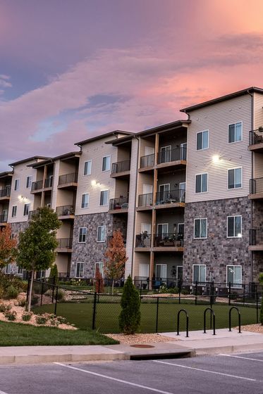 Monarch Apartments Springfield Missouri Exterior