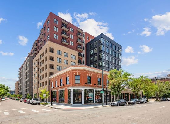 AMLI at Uptown exterior building photo