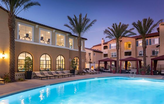 AMLI Camarillo exterior pool shot