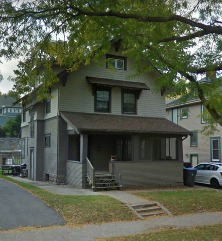 221 Van Brunt Street