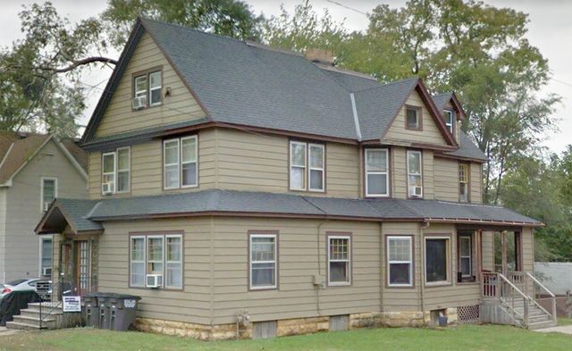 104 W Pleasant Street