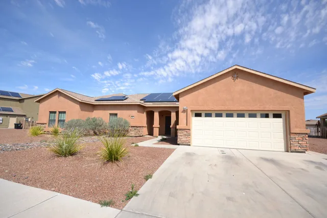 Rentals on Holloman AFB Soaring Heights Communities