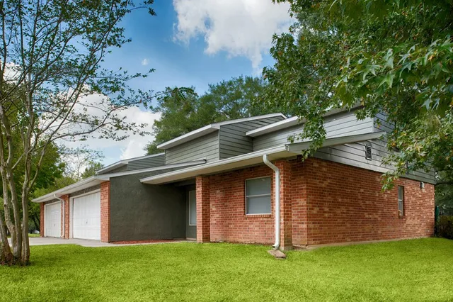 D10 Home Exterior
