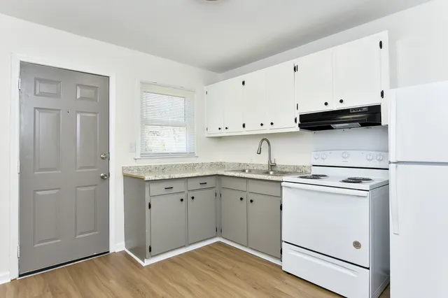 Kitchen (1)