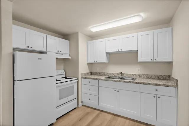 Two Bedroom One Bath - 800 sq ft