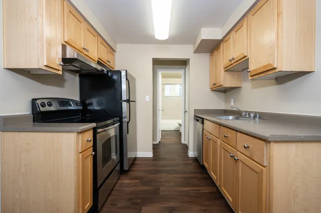 2 Bedroom 1 Bath Deluxe 810 Sq Ft