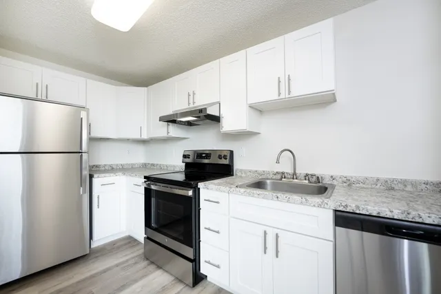 1 Bedroom Standard 605 Sq Ft