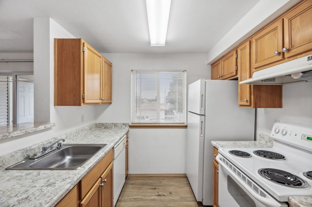One Bedroom 605 Sq Ft