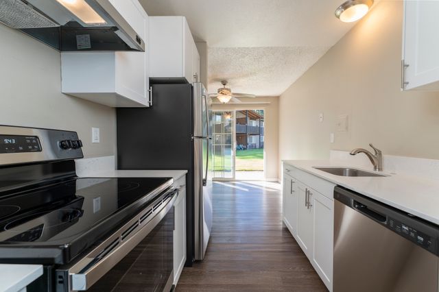1 Bed 1 Bath Standard - 750 Sq Ft