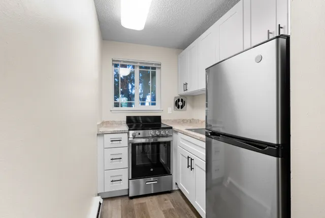 Studio 1 Bath - 327 Sq Ft