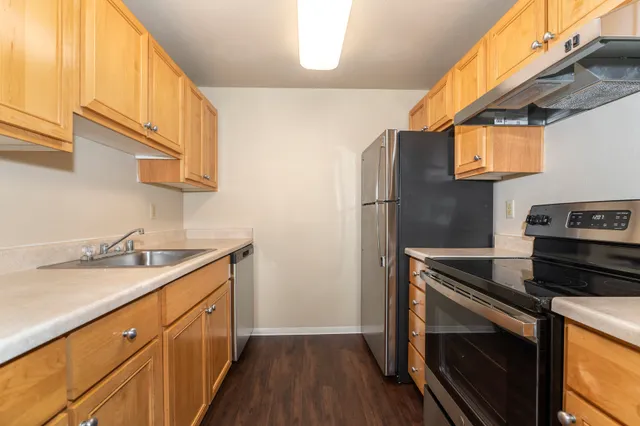 1 Bed 1 Bath Deluxe - 700 Sq Ft