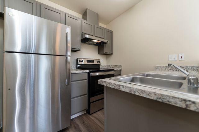 2 Bed 2 Bath - 980 Sq Ft