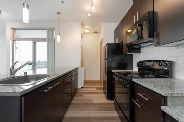 2 Bed 2 Bath Standard - 965 Sq Ft