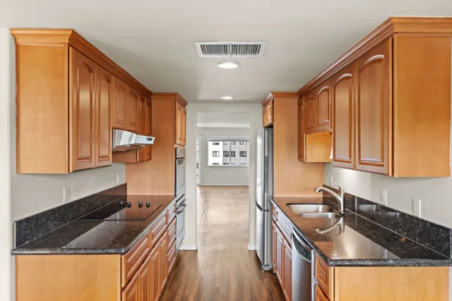2 Bed 2 Bath - End Apt. - 1,160 Sq Ft