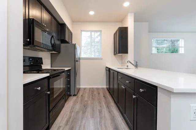 Studio 665 Sq Ft