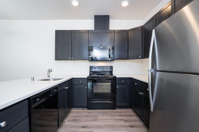 2 Bed 2 Bath Standard (B) - 1075 Sq Ft