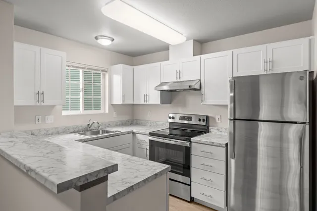 2 Bed 2 Bath Deluxe - 990 Sq Ft