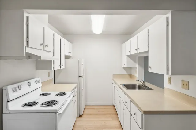 1x1 with Deck - 576 Sq Ft