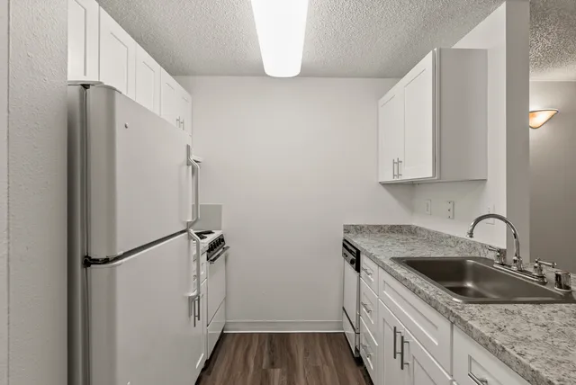1x1 Economy - 542 Sq Ft