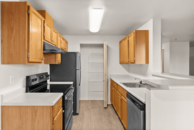1 Bed 1 Bath Deluxe - 823 Sq Ft