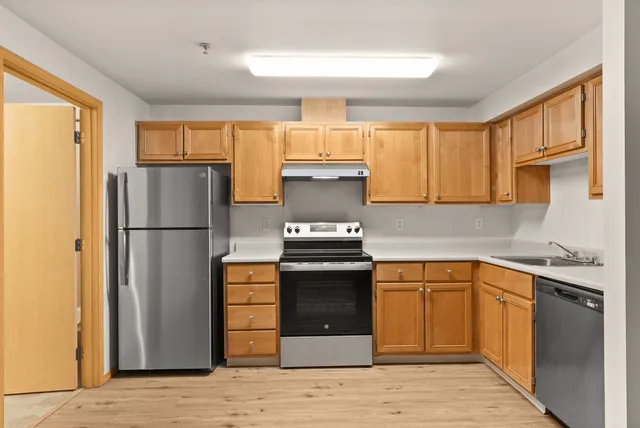 1 Bed 1 Bath Economy - 560 Sq Ft