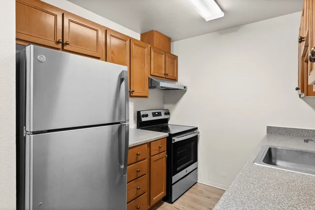 2 Bed 1.5 Bath Deluxe - 988 Sq Ft