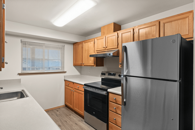 2 Bed 2 Bath with View - 936 Sq Ft