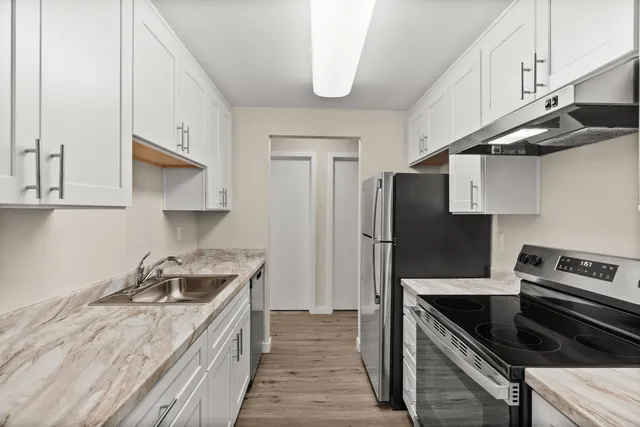 2 Bed 1 Bath Deluxe - 909 Sq Ft
