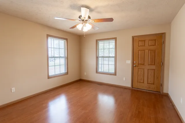 1 Bedroom Living Room