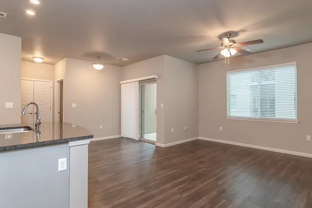 Riley 1 Bedroom Living Room Springfield Missouri Coryell Commons 55 Plus Apartment Home Community