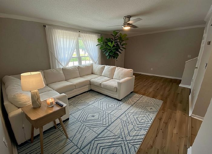 Three-bedroom living room