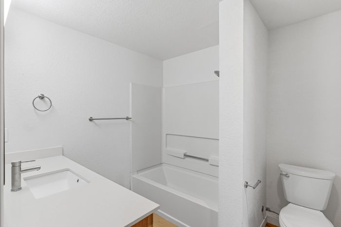 The Finch Unit E57 Bathroom