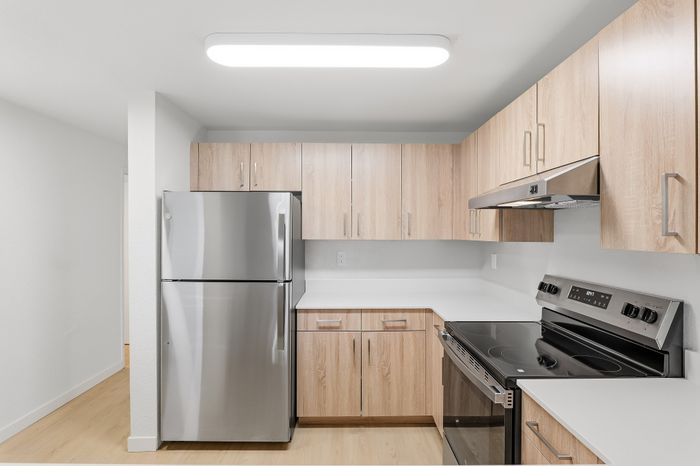 The Finch Unit E57 Kitchen & Hallway