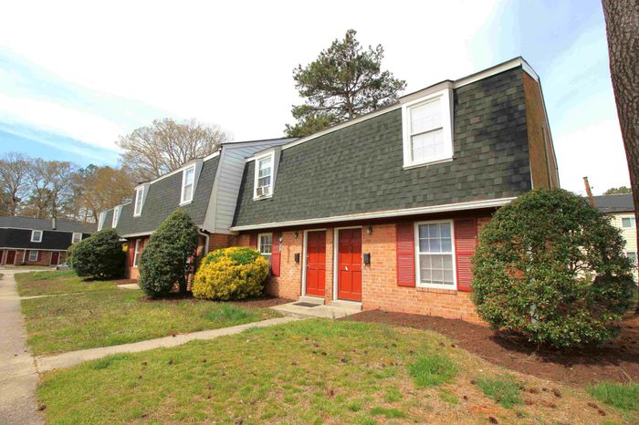 Hampton Court Townhomes