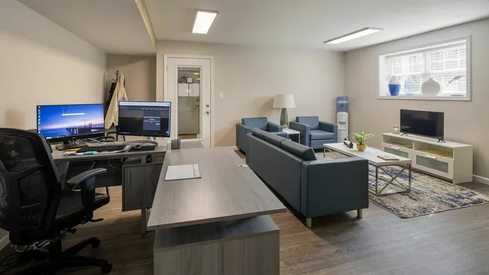 Leasing Office