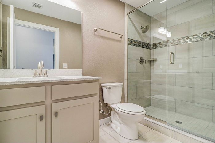 Upscale Palms Bathroom
