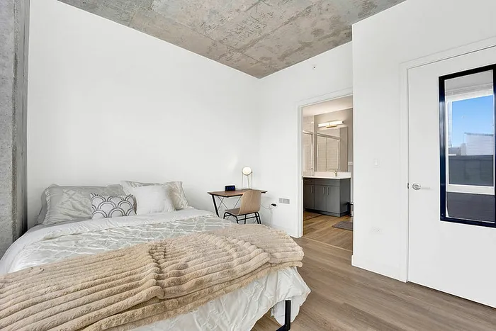 3B2B Furnished Unit