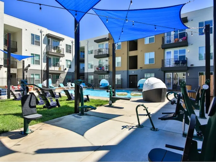 Outdoor - Patio 4