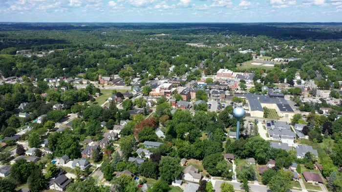 Steps from Downtown Saline & short drive to Ann Arbor